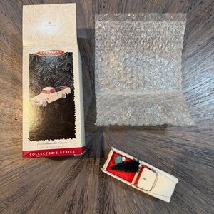 Hallmark 1955 Chevrolet Cameo Truck Ornament – All-American Trucks Series (1996)